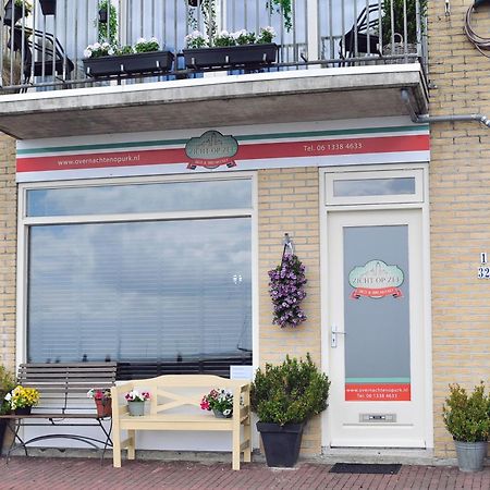 Zicht Op Zee Bed and Breakfast Urk Exteriör bild